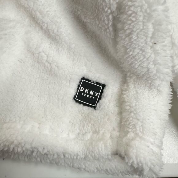 NWT DKNY Women’s White NFL Colts Fleece Cropped Hoodie Embroidered Logo - Size S - Picture 8 of 11